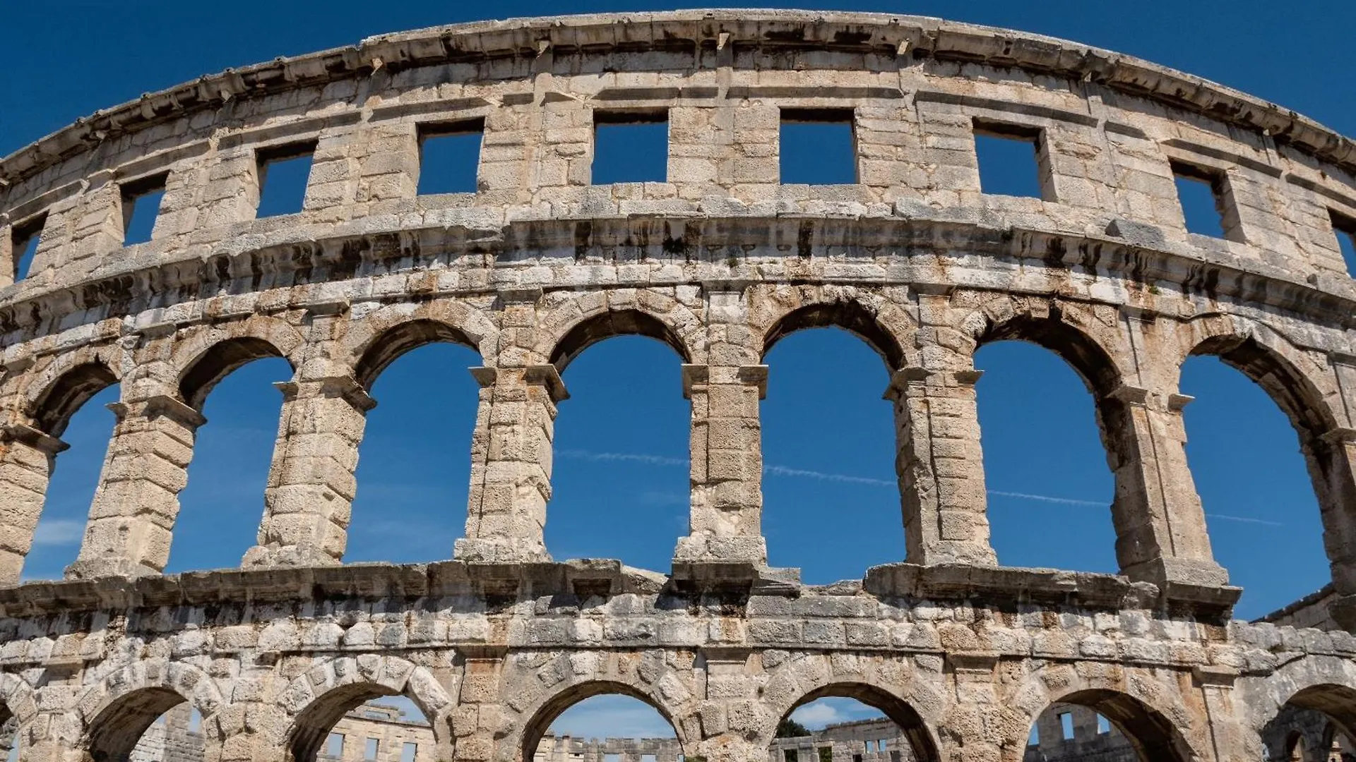 Solis Del Mar Colosseum Pula Croatia